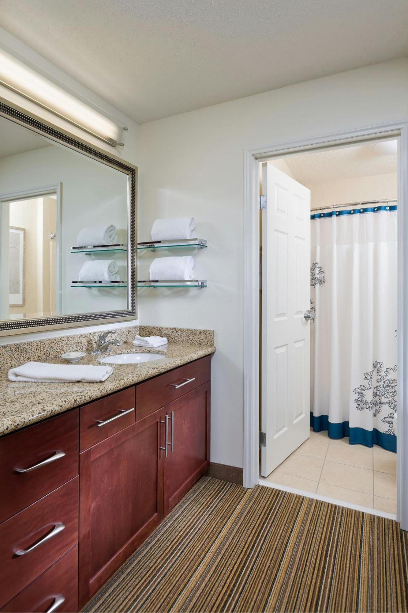 Residence Inn By Marriott Houston The Woodlands/Lake Front Circle Bagian luar foto