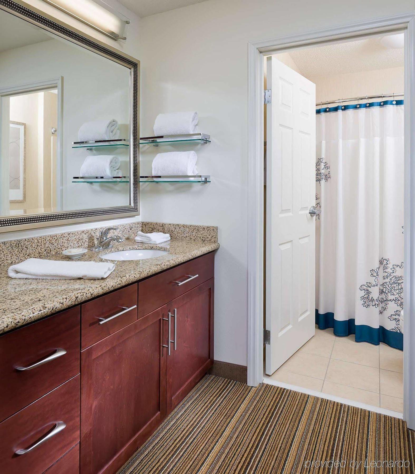 Residence Inn By Marriott Houston The Woodlands/Lake Front Circle Bagian luar foto